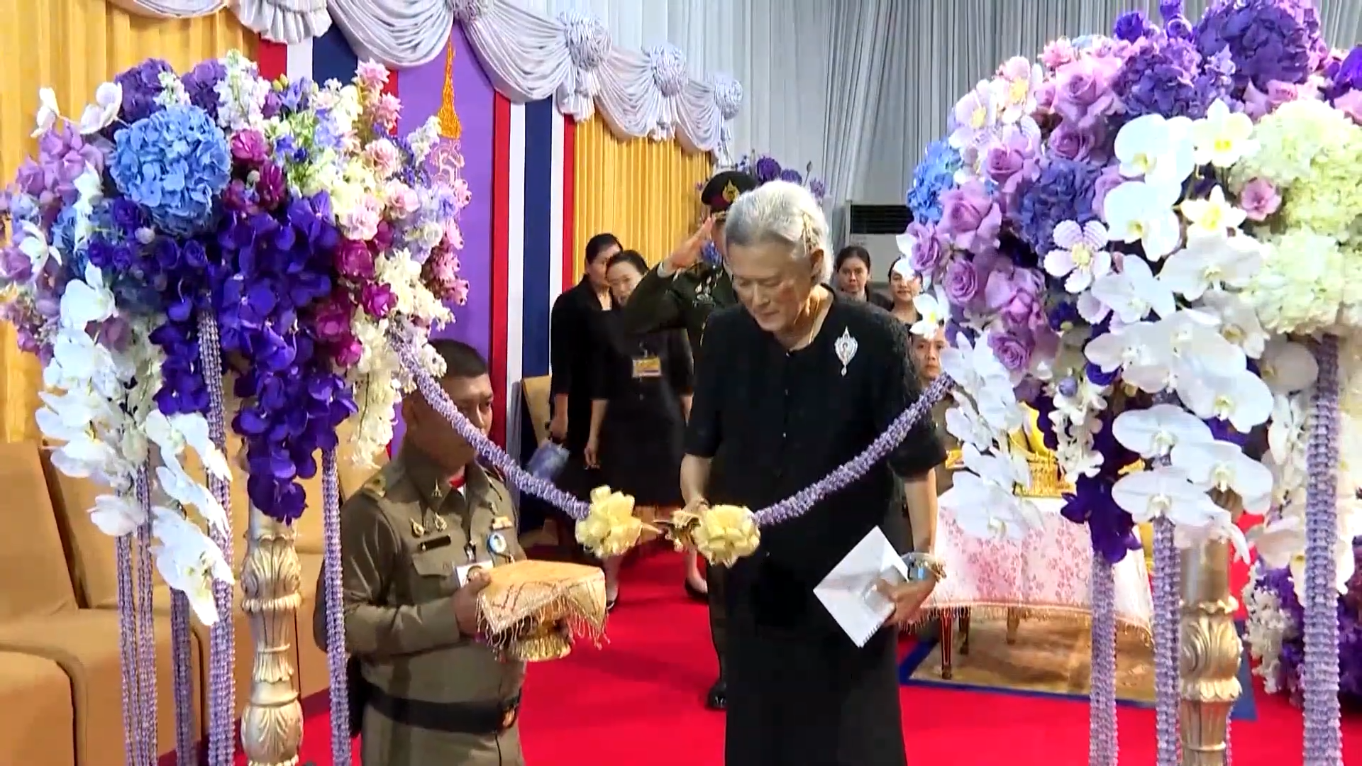 title - สำนักงานการปฏิรูปที่ดินเพื่อเกษตรกรรม ร่วมเฝ้าฯ รับเสด็จ สมเด็จพระกนิษฐาธิราชเจ้า กรมสมเด็จพระเทพรัตนราชสุดา ฯ สยามบรมราชกุมารี เสด็จพระราชดำเนินไปทรงเปิดงานเทิดพระเกียรติและน้อมรำลึก ในพระมหากรุณาธิคุณของสมเด็จพระนางเจ้าสิริกิติ์ พระบรมราชินีนาถ พระบรมราชชนนีพันปีหลวง “ภูษา ธัญญา ราชินี”